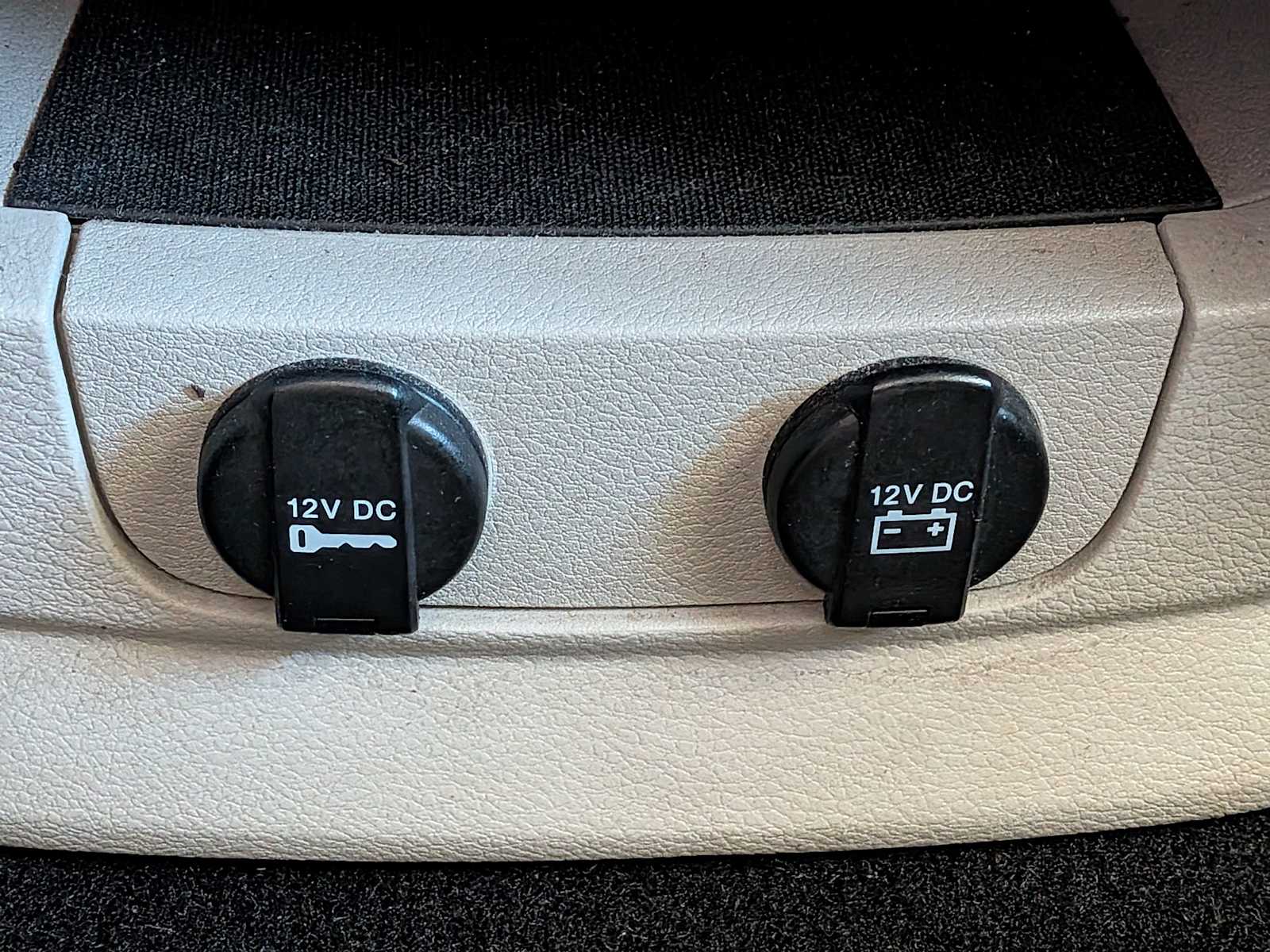 Thumbnail: 2012 Chrysler Town & Country - 25