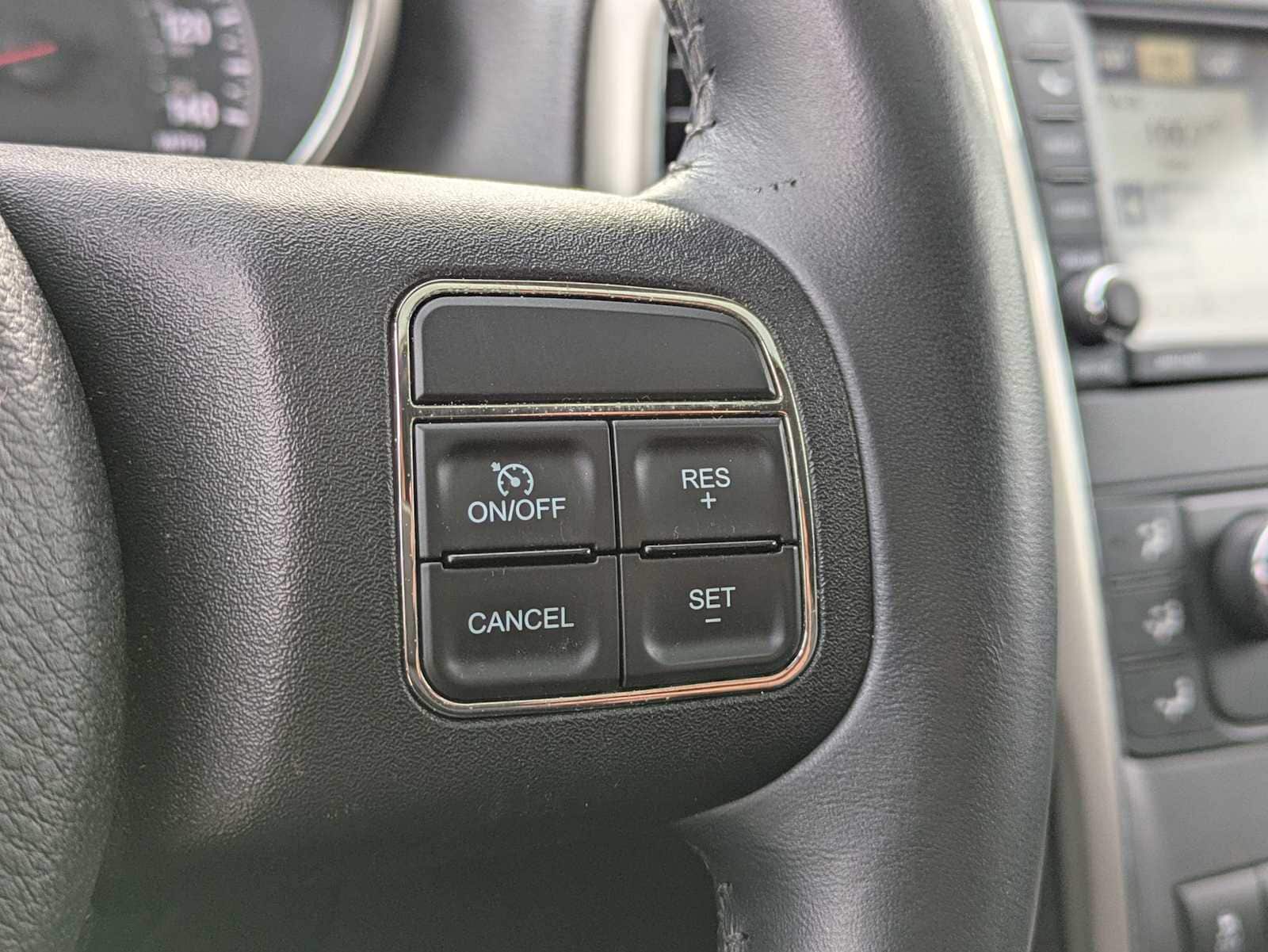 Thumbnail: 2012 Jeep Grand Cherokee - 25