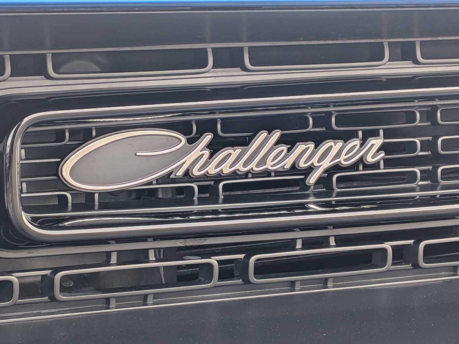 Thumbnail: 2016 Dodge Challenger - 11