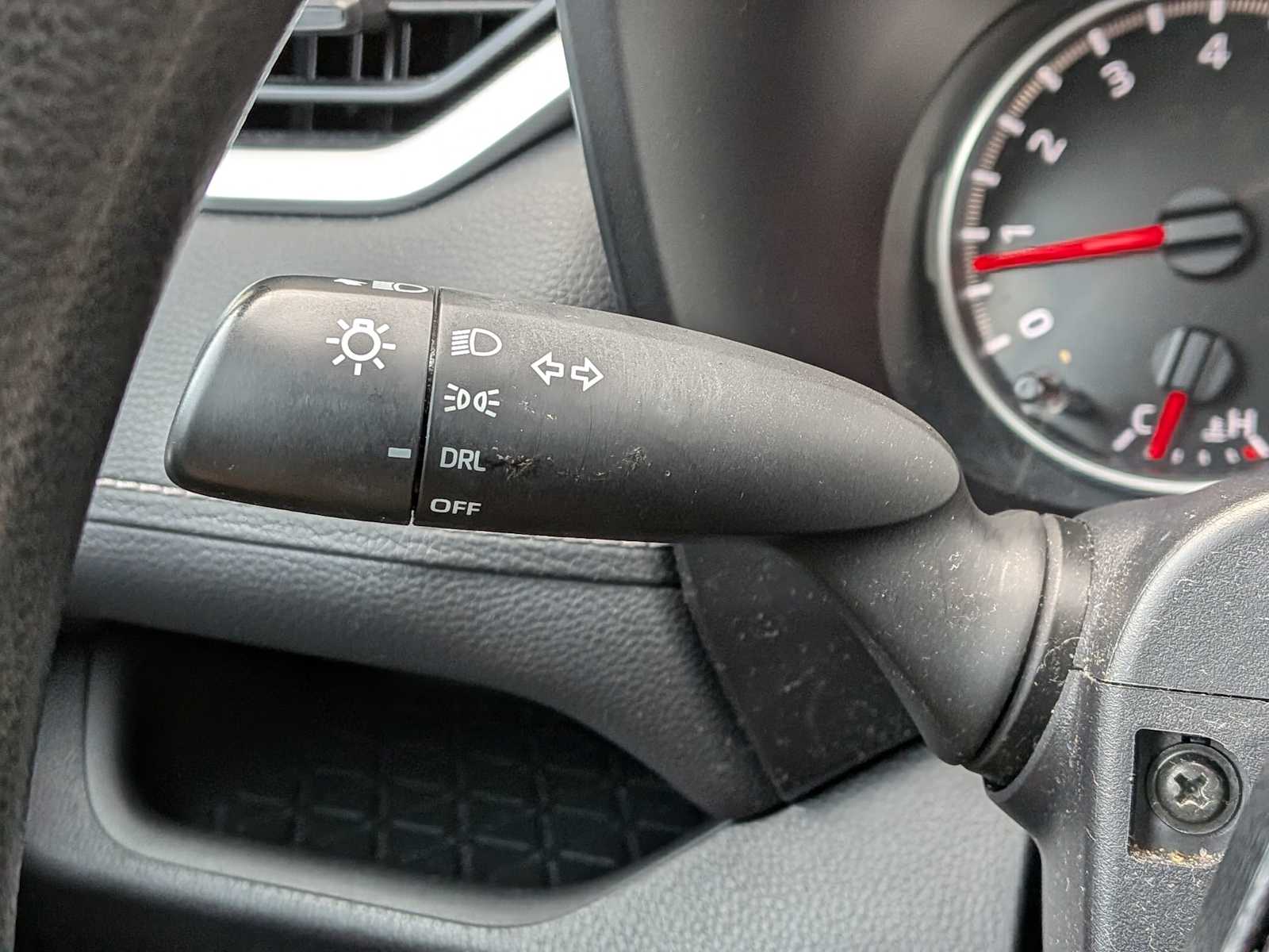 Thumbnail: 2019 Toyota RAV4 - 25