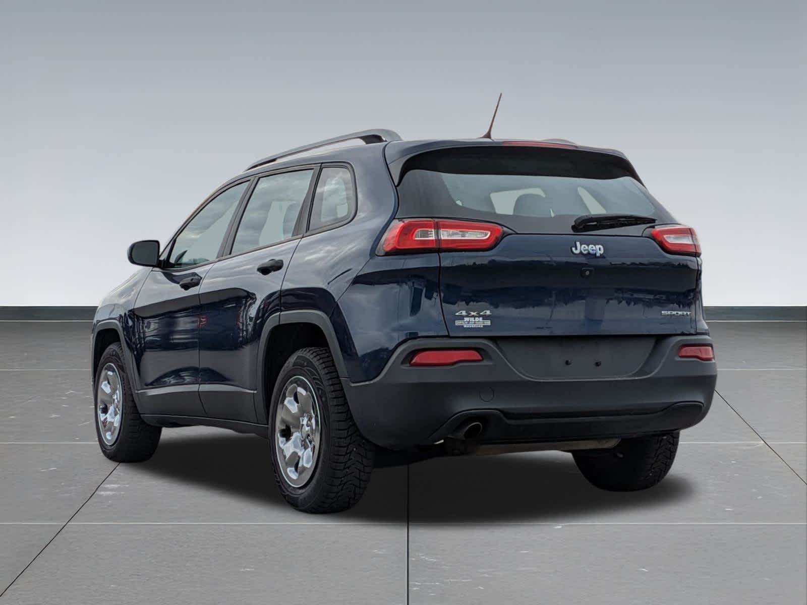 Thumbnail: 2018 Jeep Cherokee - 4