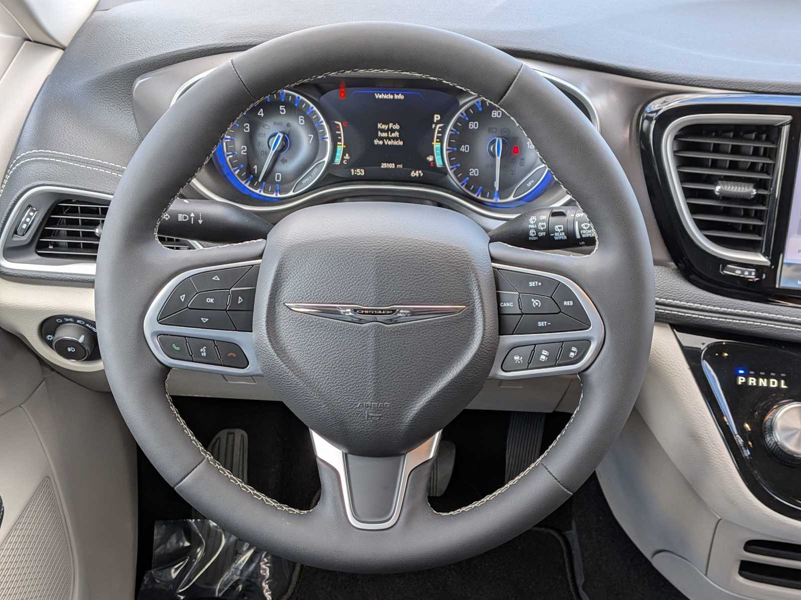 Thumbnail: 2023 Chrysler Pacifica - 22