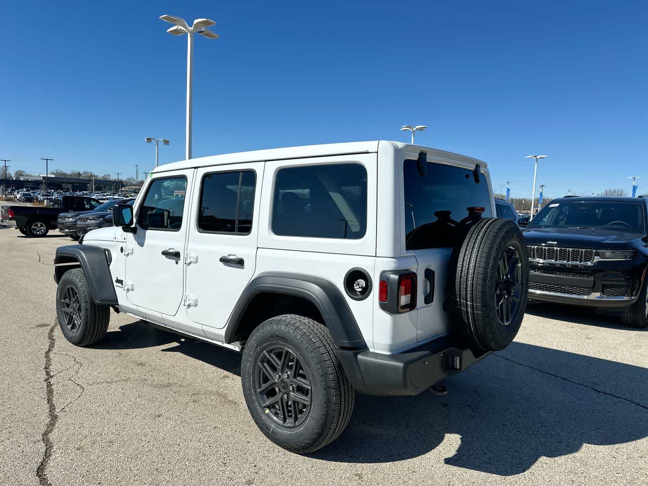 Thumbnail: 2025 Jeep Wrangler - 3