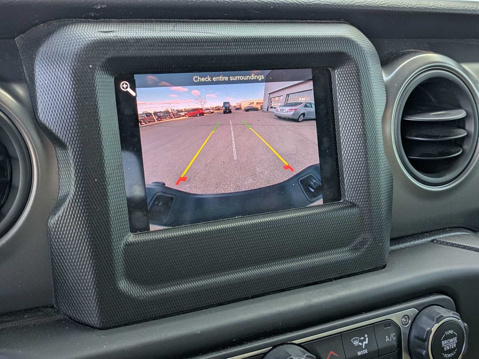 Thumbnail: 2022 Jeep Gladiator - 25