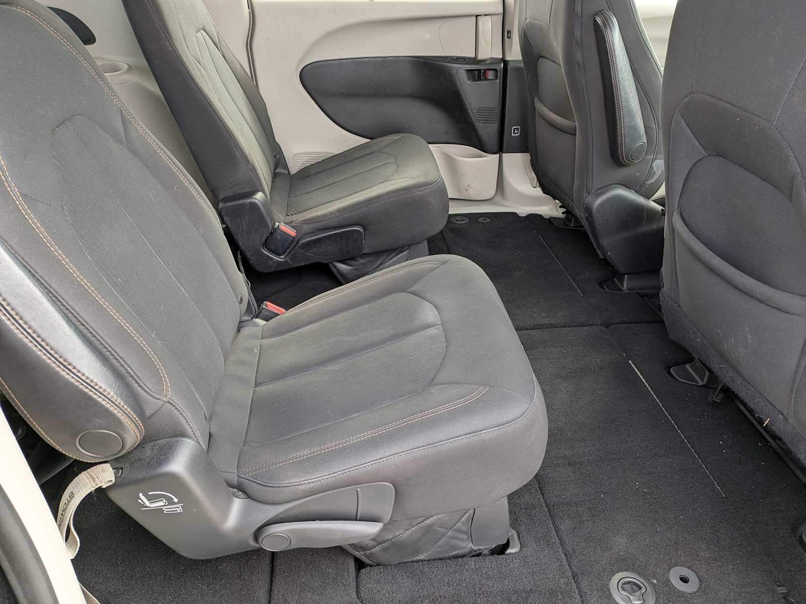 Thumbnail: 2018 Chrysler Pacifica - 19