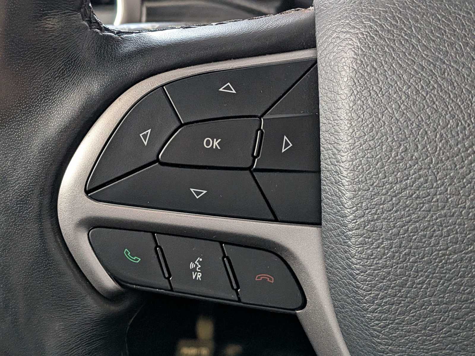 Thumbnail: 2021 Jeep Grand Cherokee - 24