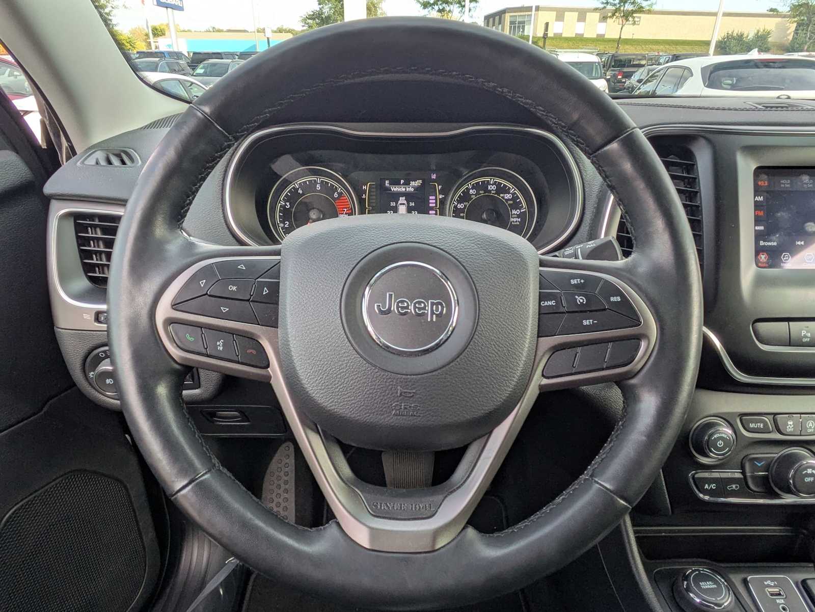 Thumbnail: 2021 Jeep Cherokee - 21