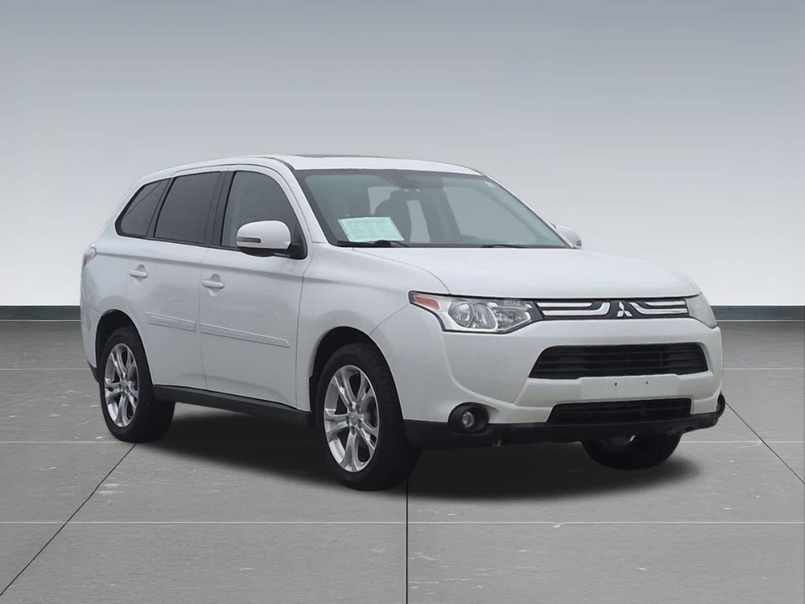 Thumbnail: 2014 Mitsubishi Outlander - 8