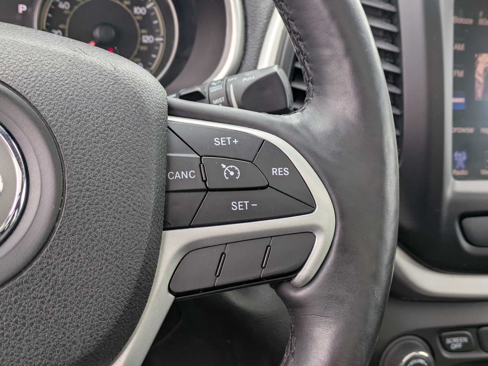 Thumbnail: 2014 Jeep Cherokee - 26