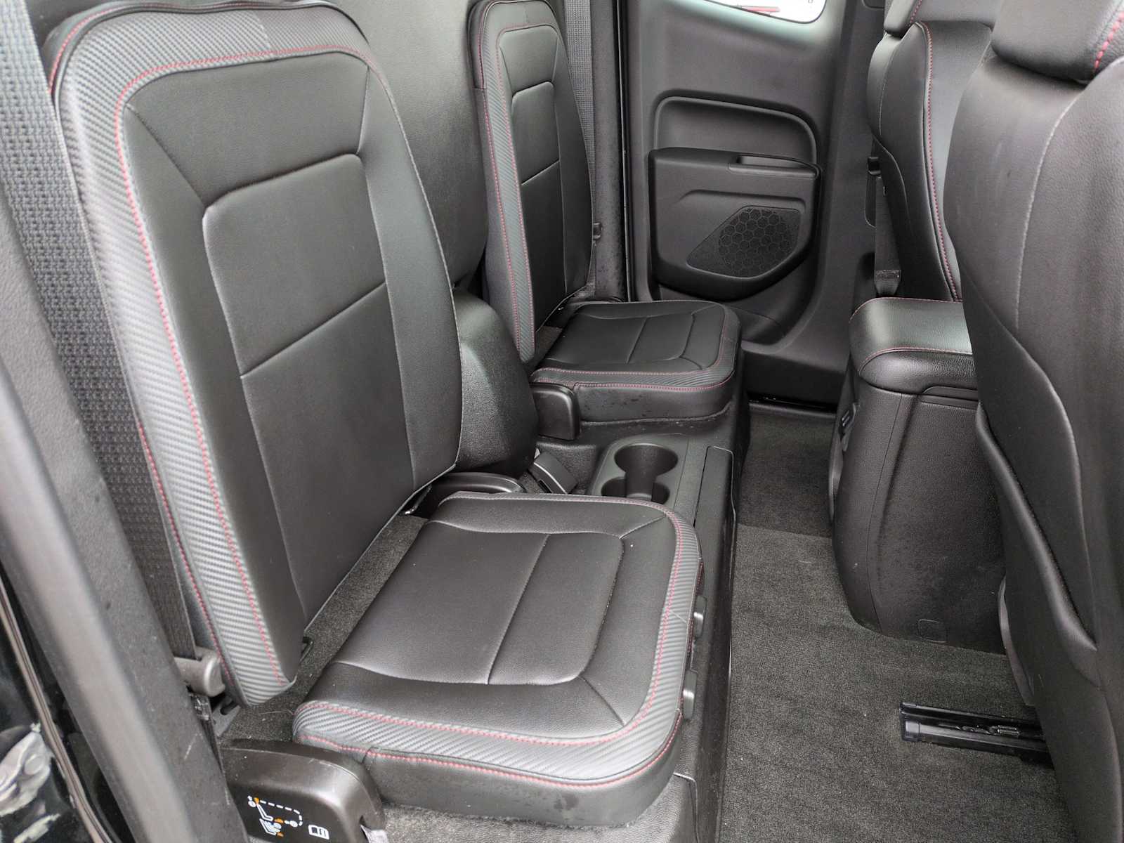 Thumbnail: 2018 GMC Canyon - 18