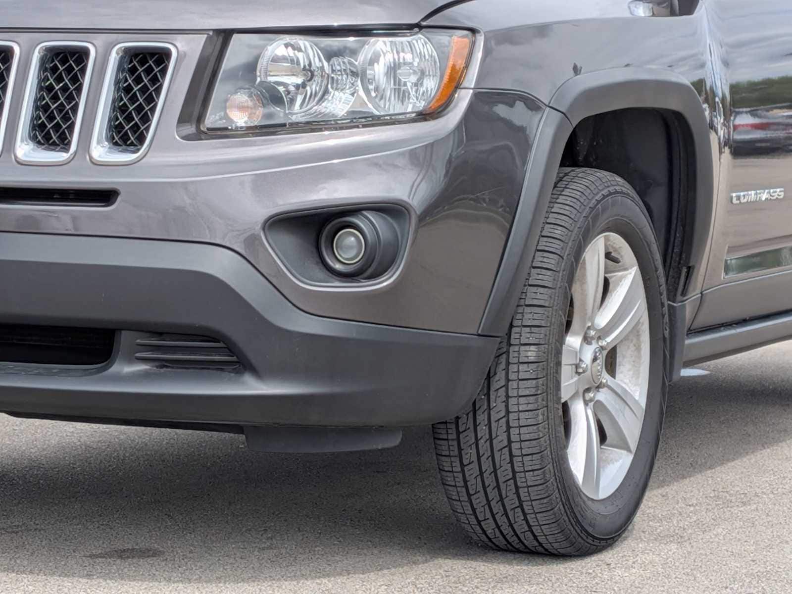 Thumbnail: 2017 Jeep Compass - 10