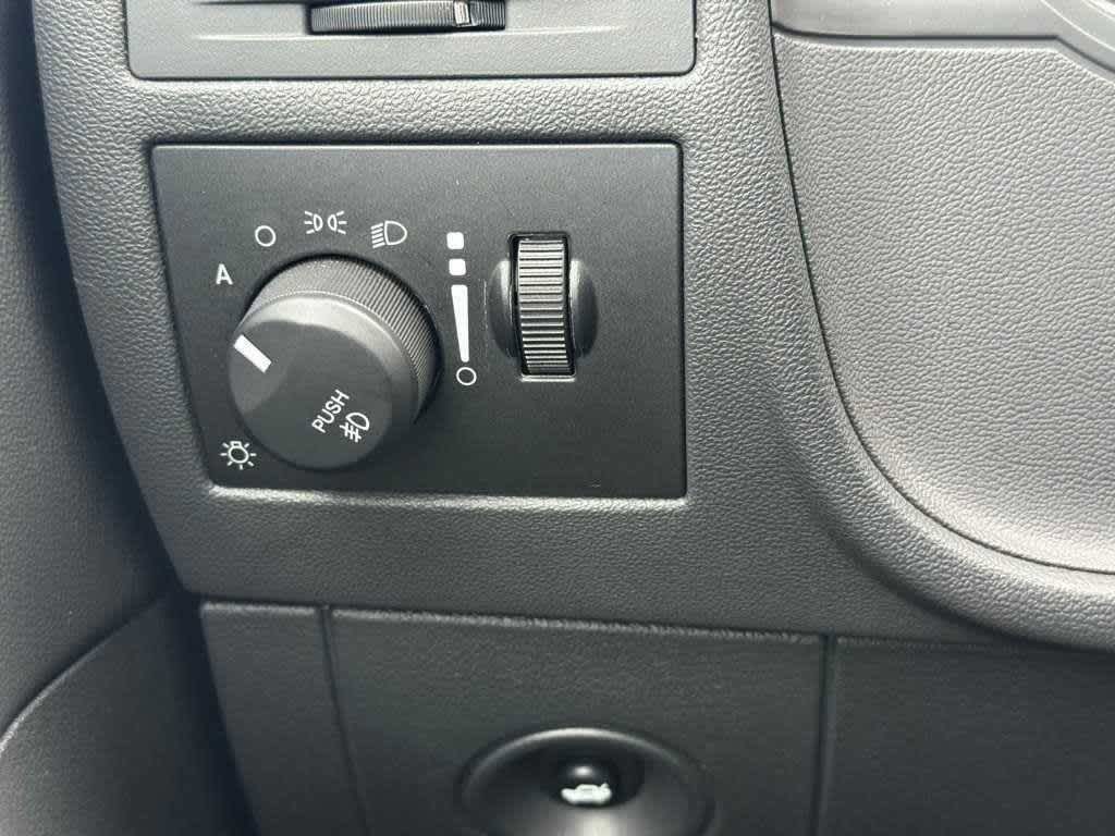 Thumbnail: 2009 Dodge Challenger - 25