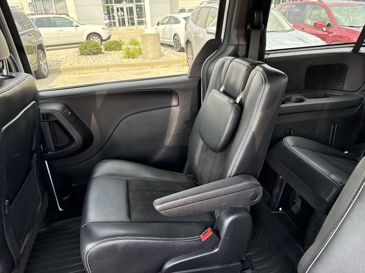 Thumbnail: 2019 Dodge Grand Caravan - 17