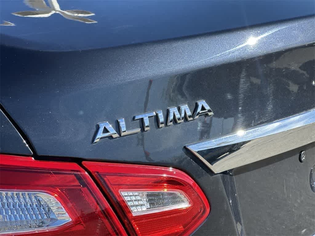 Thumbnail: 2016 Nissan Altima - 11