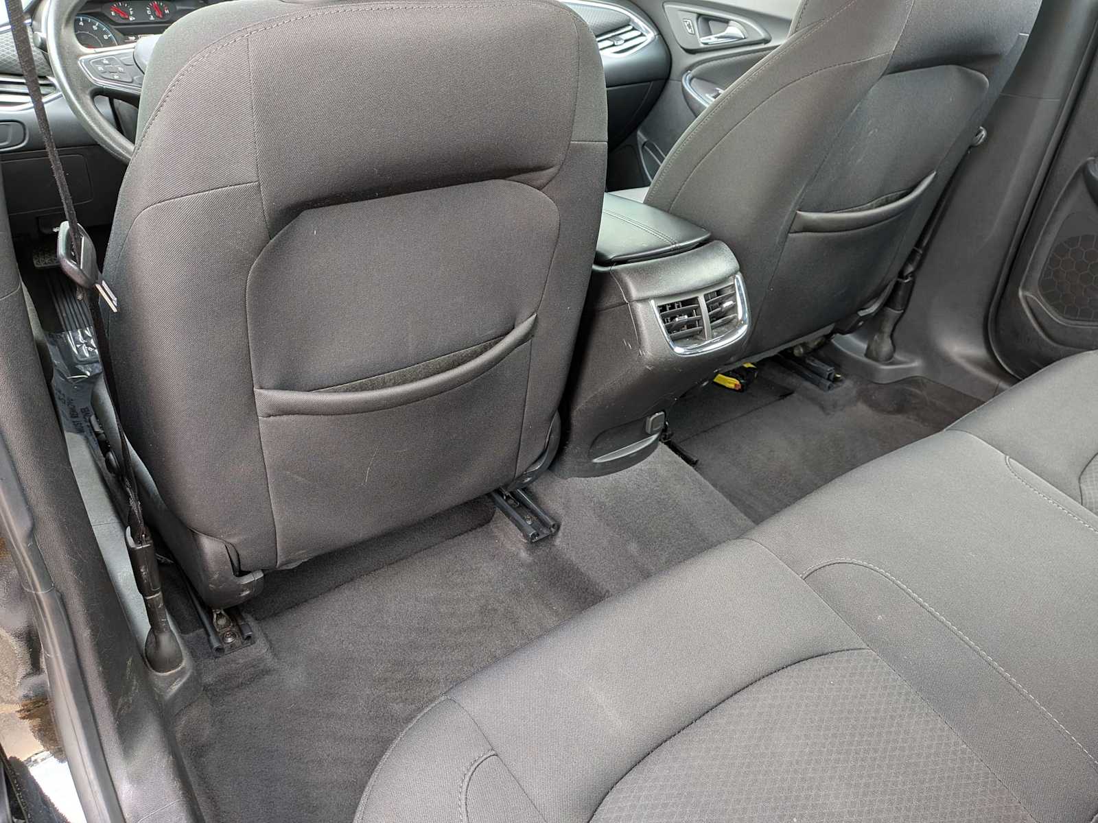 Thumbnail: 2018 Chevrolet Malibu - 17