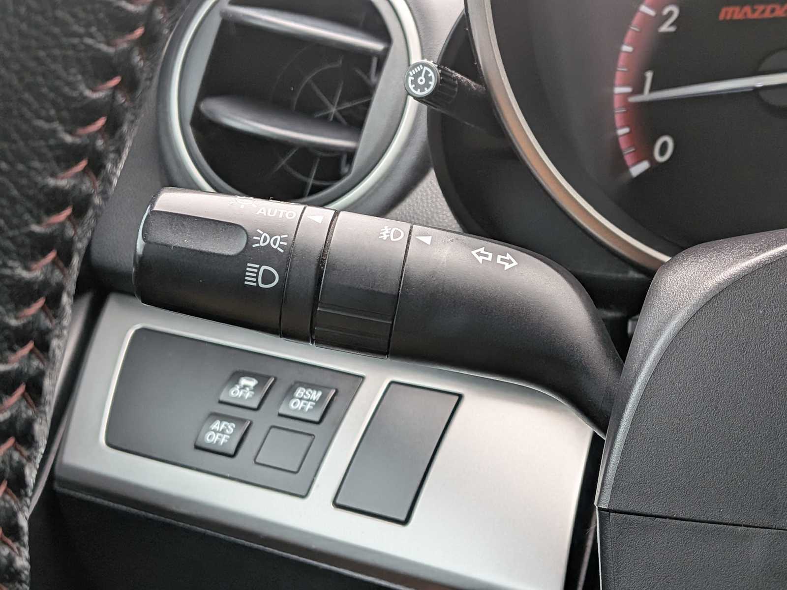 Thumbnail: 2012 Mazda Mazda3 - 27