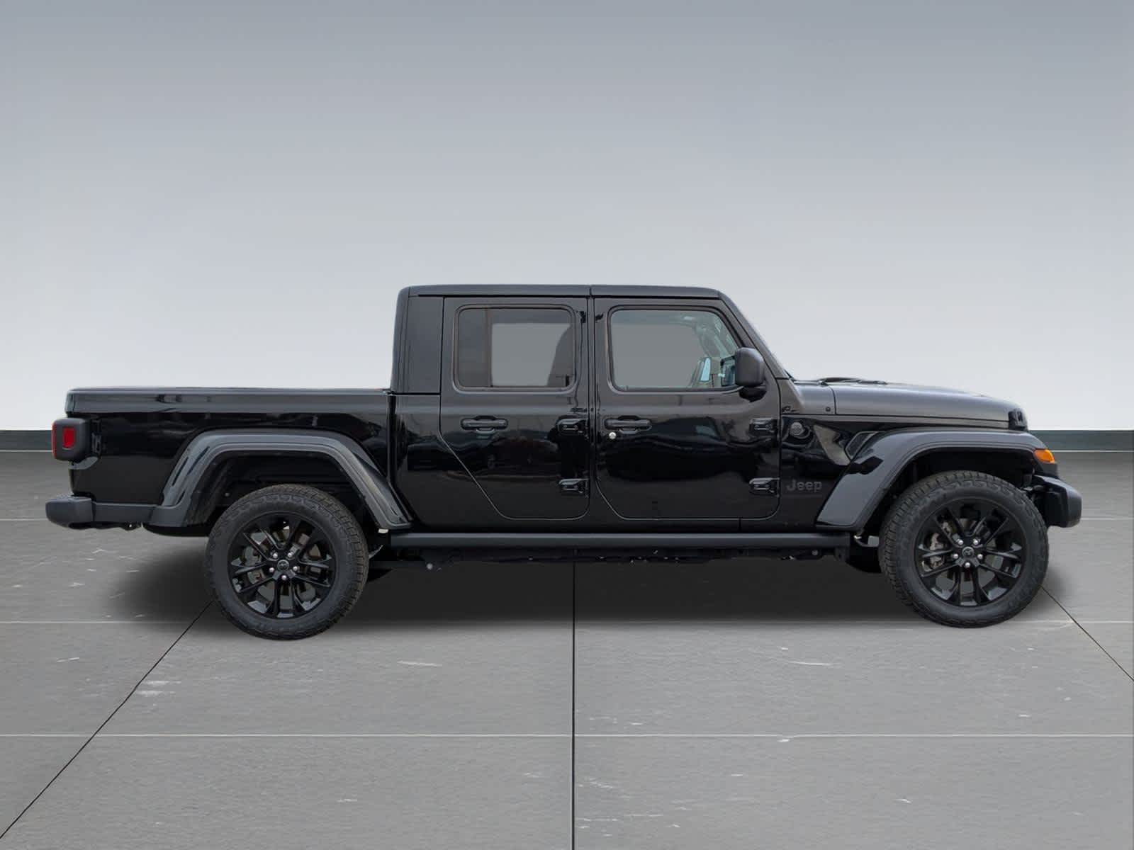 Thumbnail: 2024 Jeep Gladiator - 7