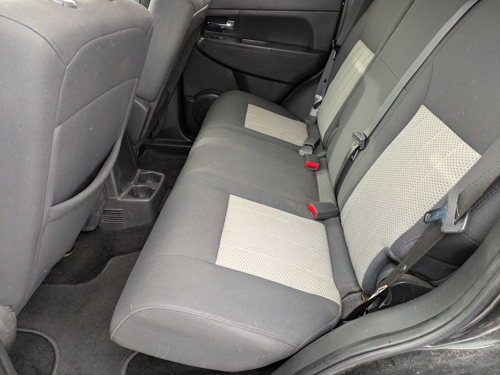 Thumbnail: 2010 Jeep Liberty - 16