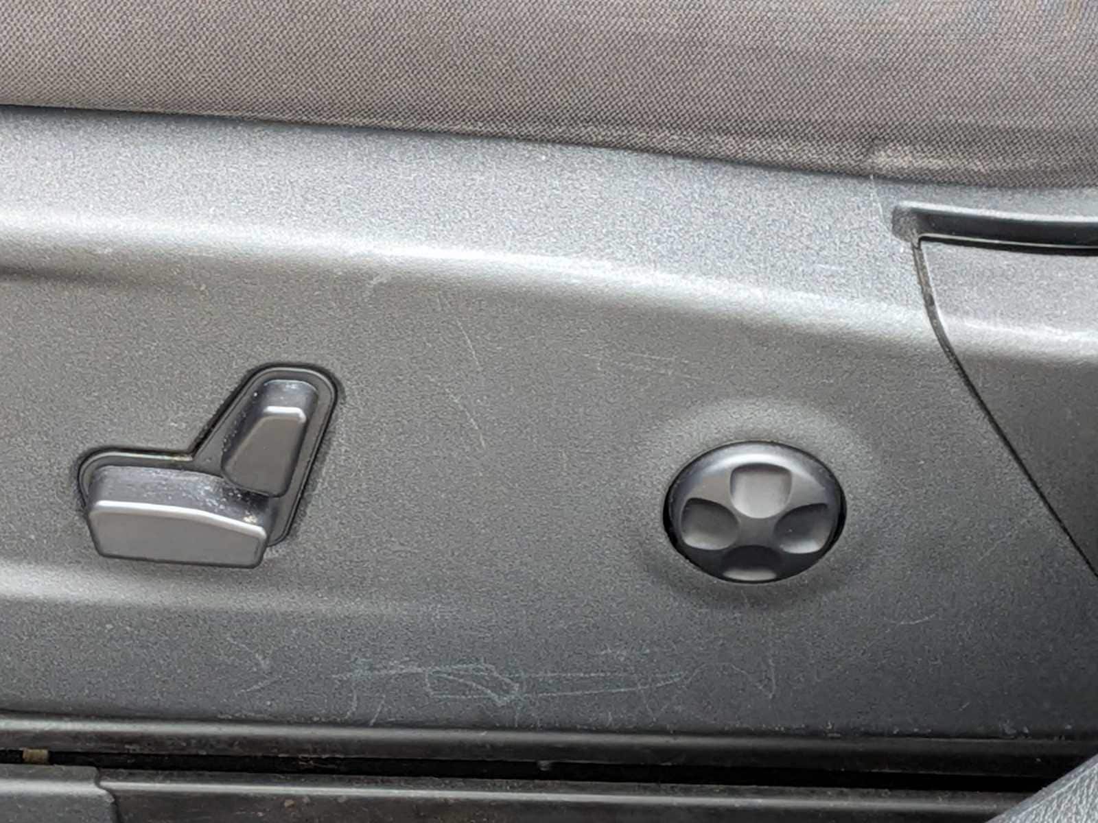 Thumbnail: 2018 Dodge Charger - 15