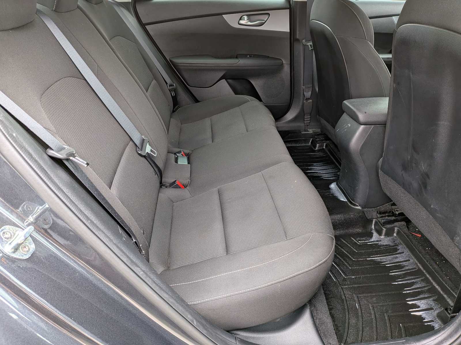 Thumbnail: 2020 Kia Forte - 16