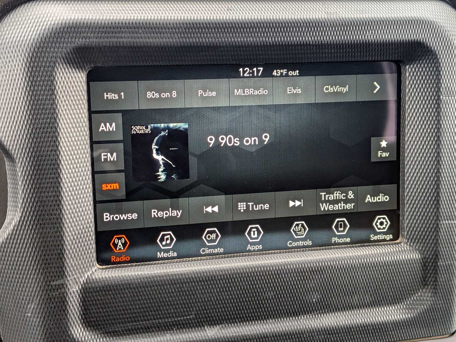 Thumbnail: 2022 Jeep Wrangler - 25