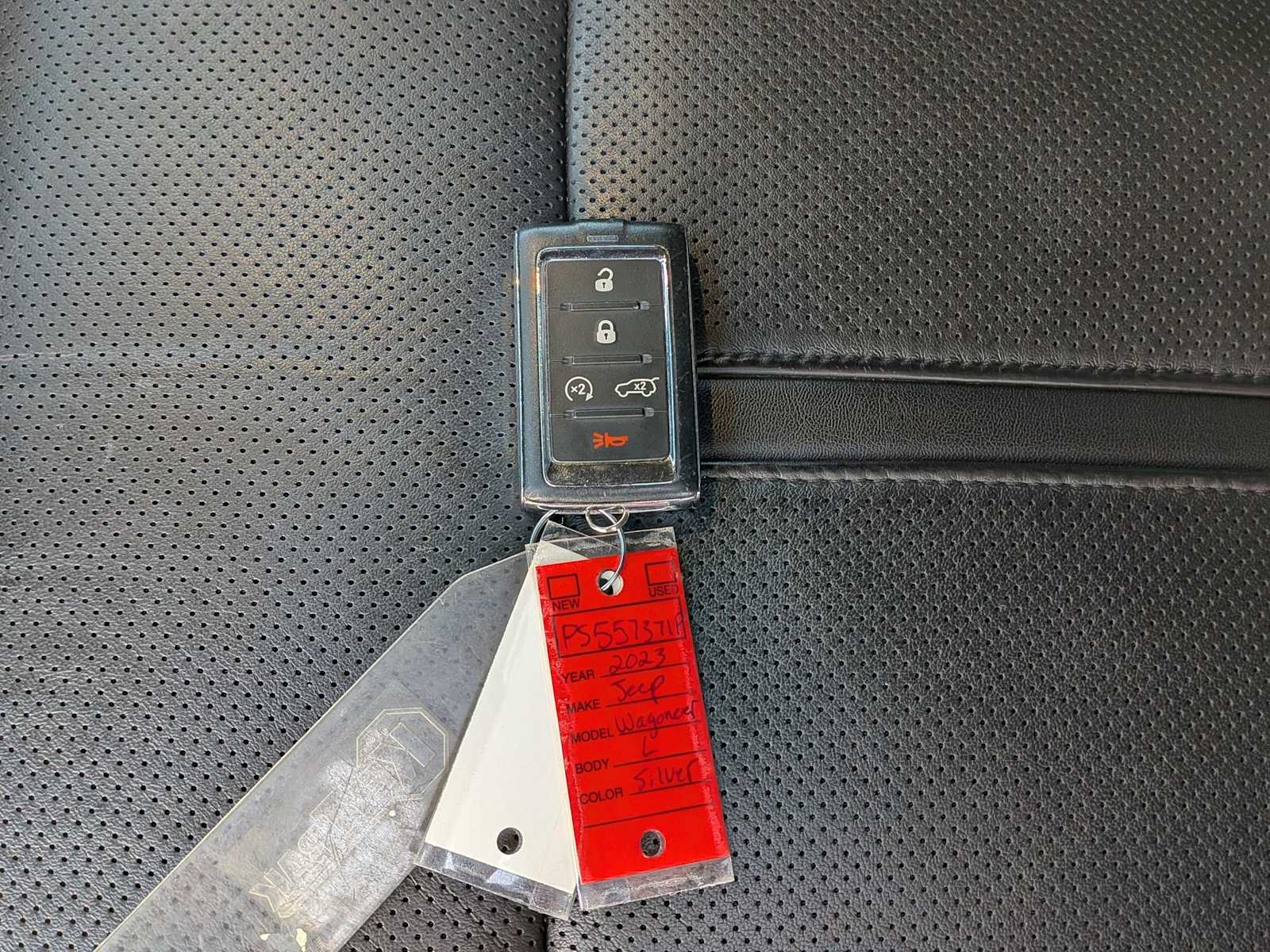 Thumbnail: 2023 Jeep Wagoneer - 34