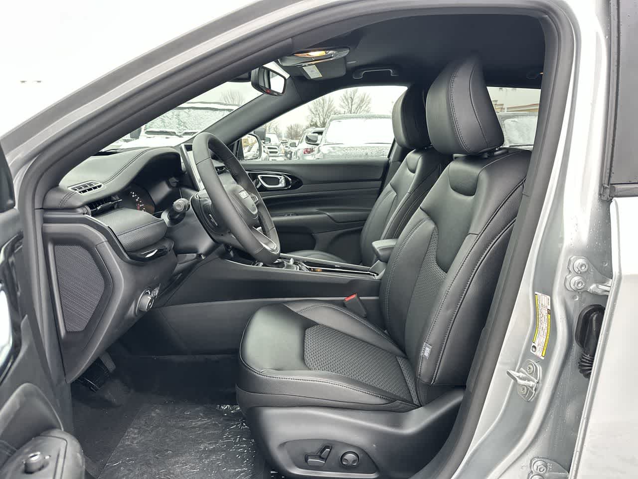 Thumbnail: 2025 Jeep Compass - 13
