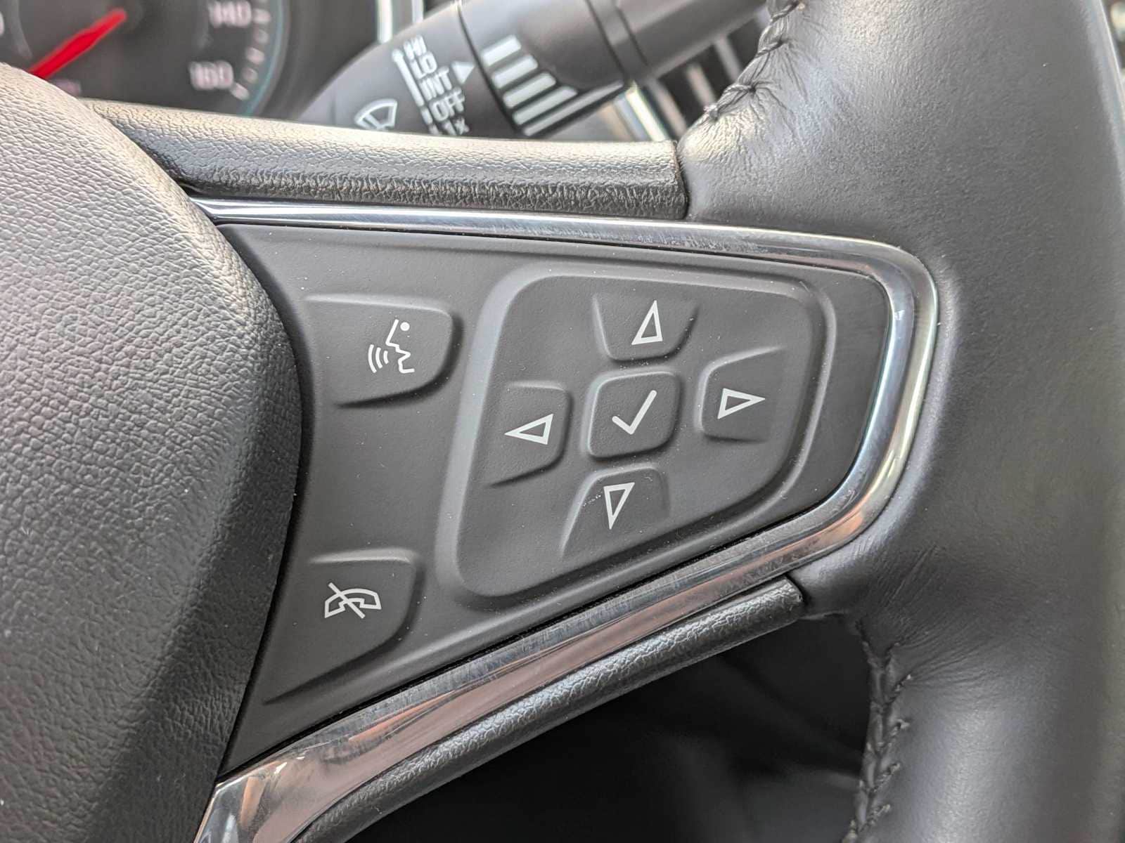 Thumbnail: 2016 Chevrolet Malibu - 23