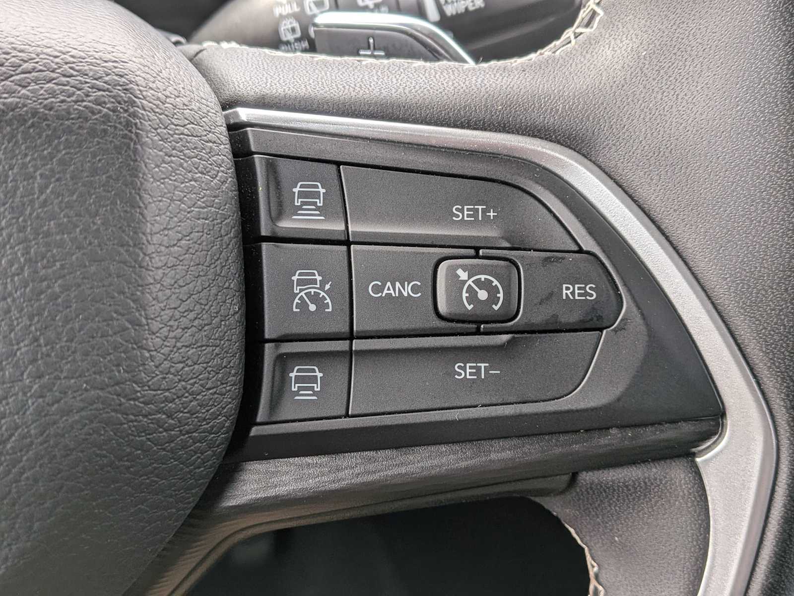 Thumbnail: 2023 Jeep Grand Cherokee - 24