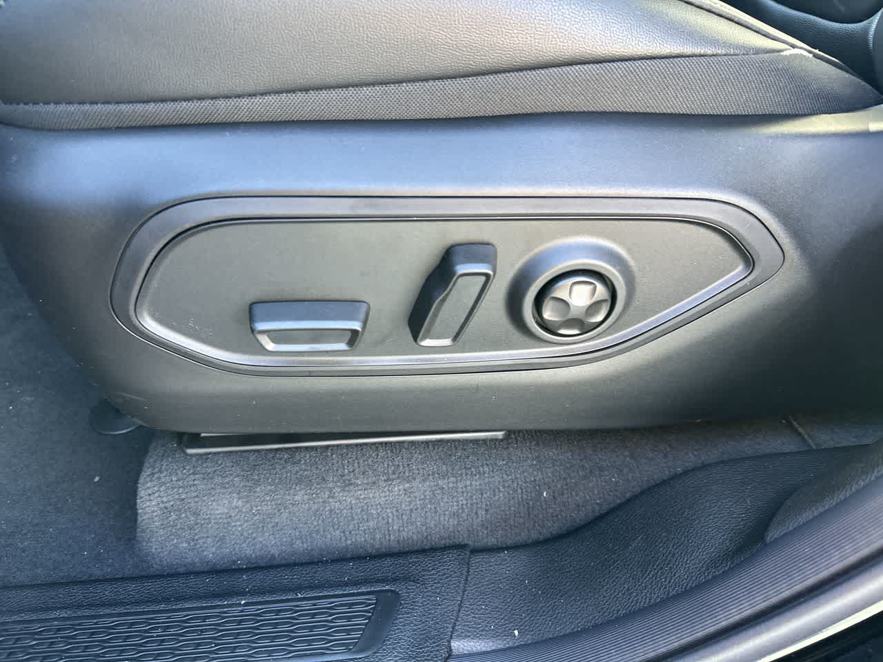 Thumbnail: 2025 Jeep Grand Cherokee L - 14