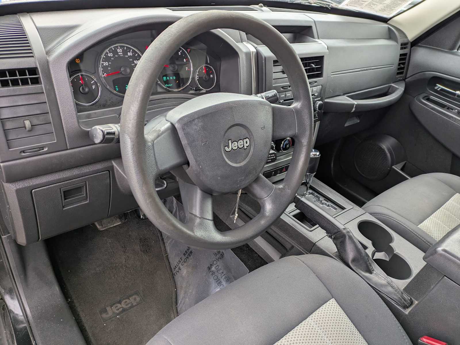 Thumbnail: 2010 Jeep Liberty - 2