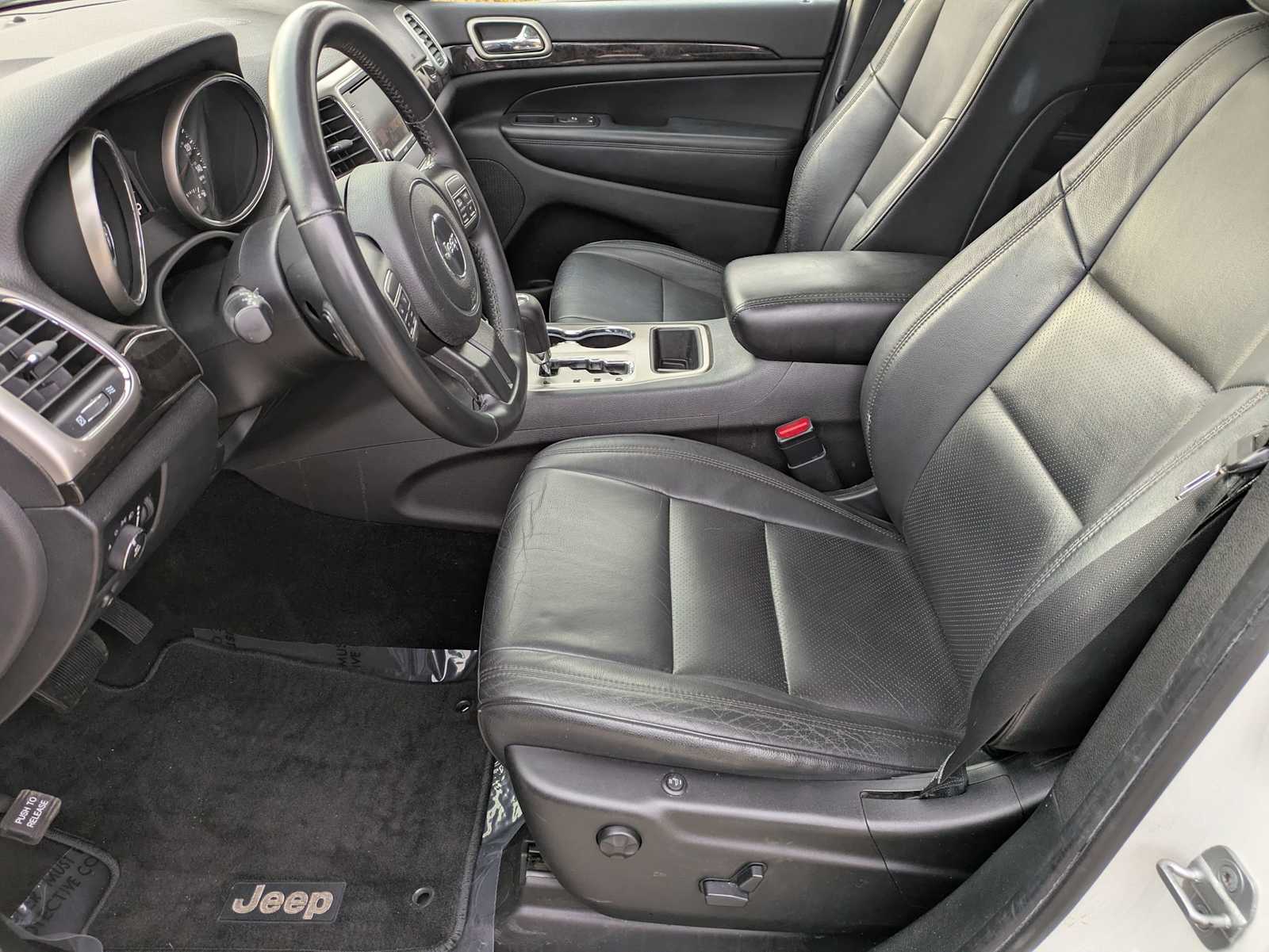 Thumbnail: 2012 Jeep Grand Cherokee - 15