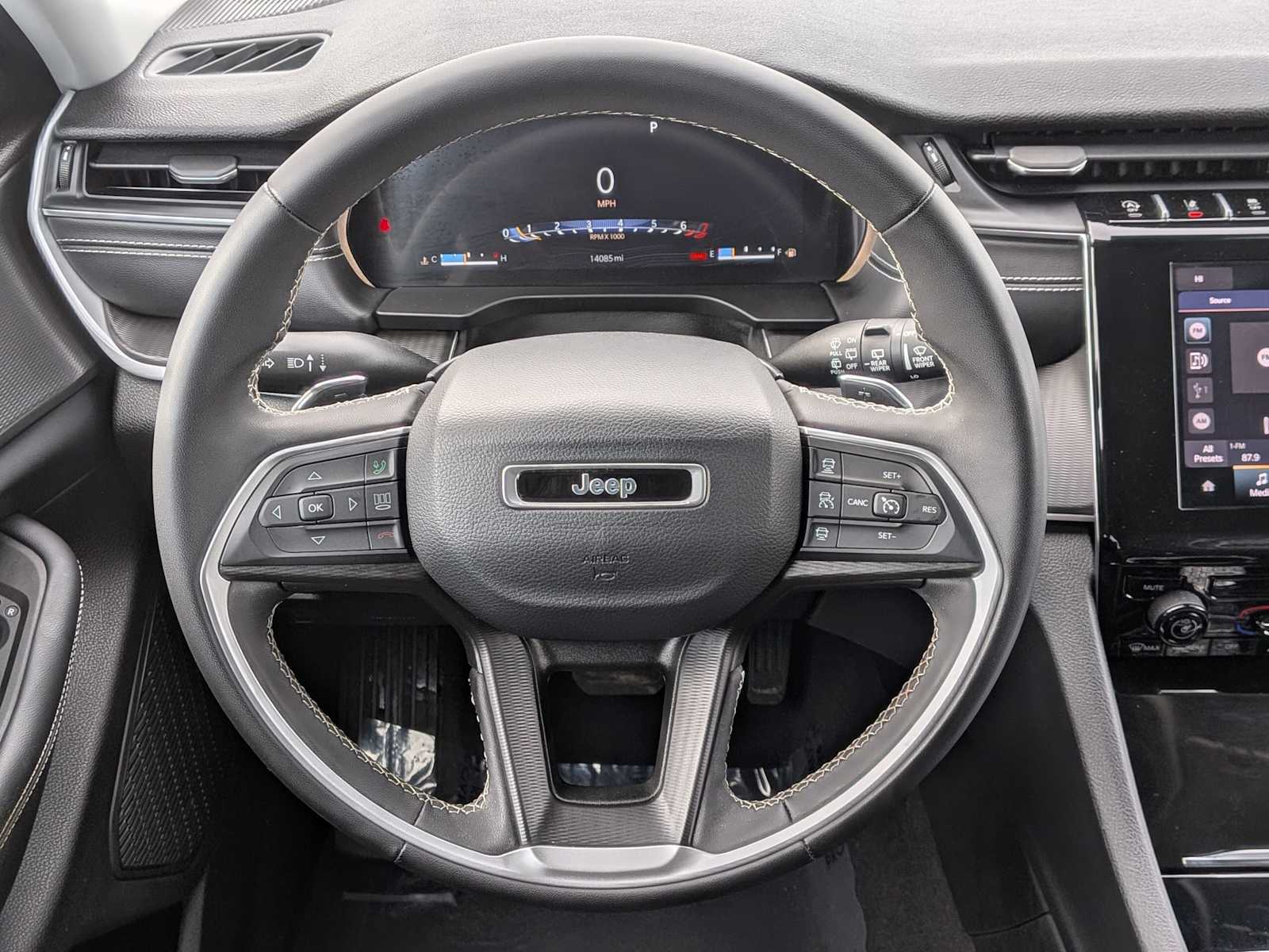 Thumbnail: 2023 Jeep Grand Cherokee - 22