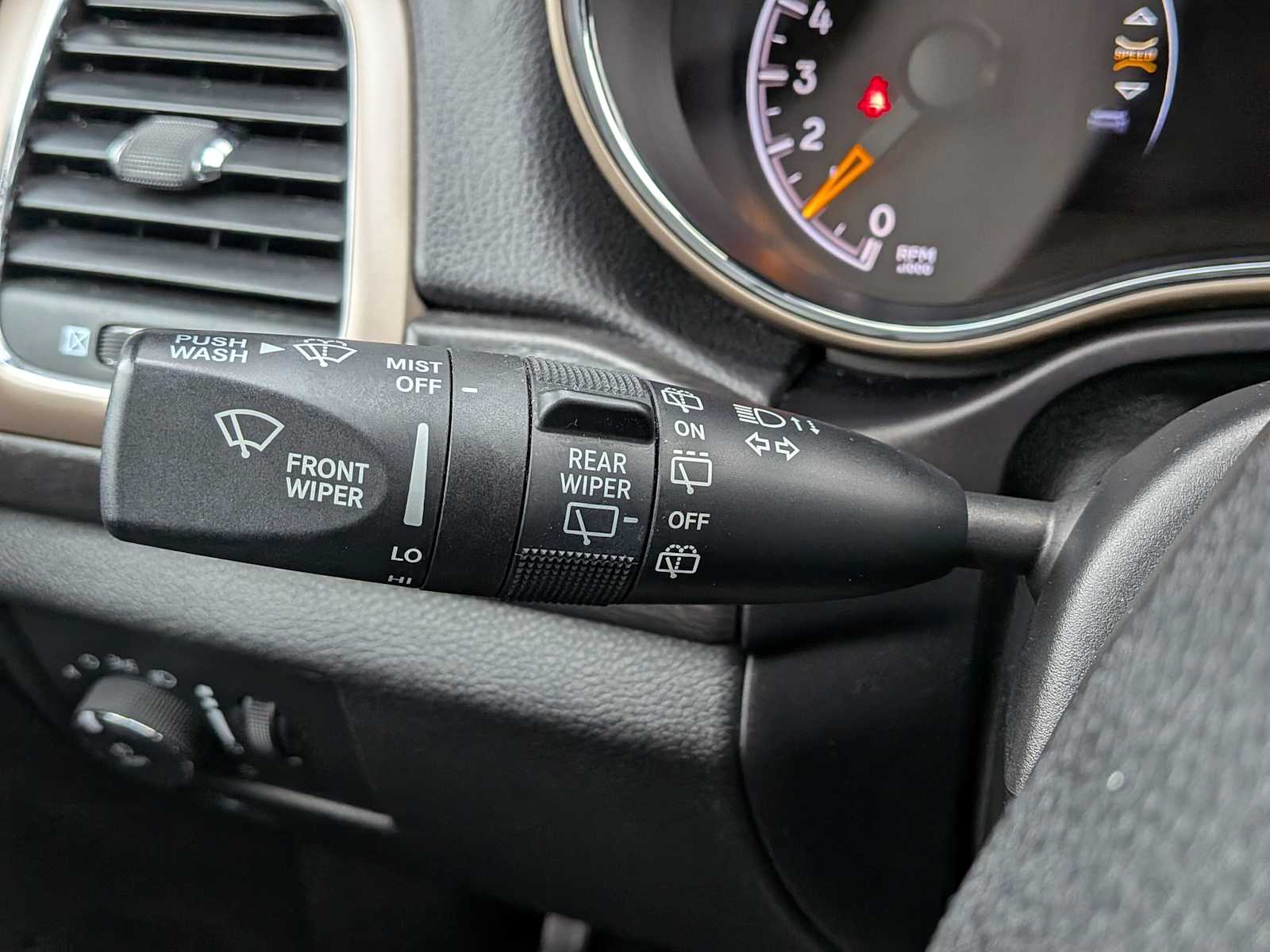 Thumbnail: 2017 Jeep Grand Cherokee - 23