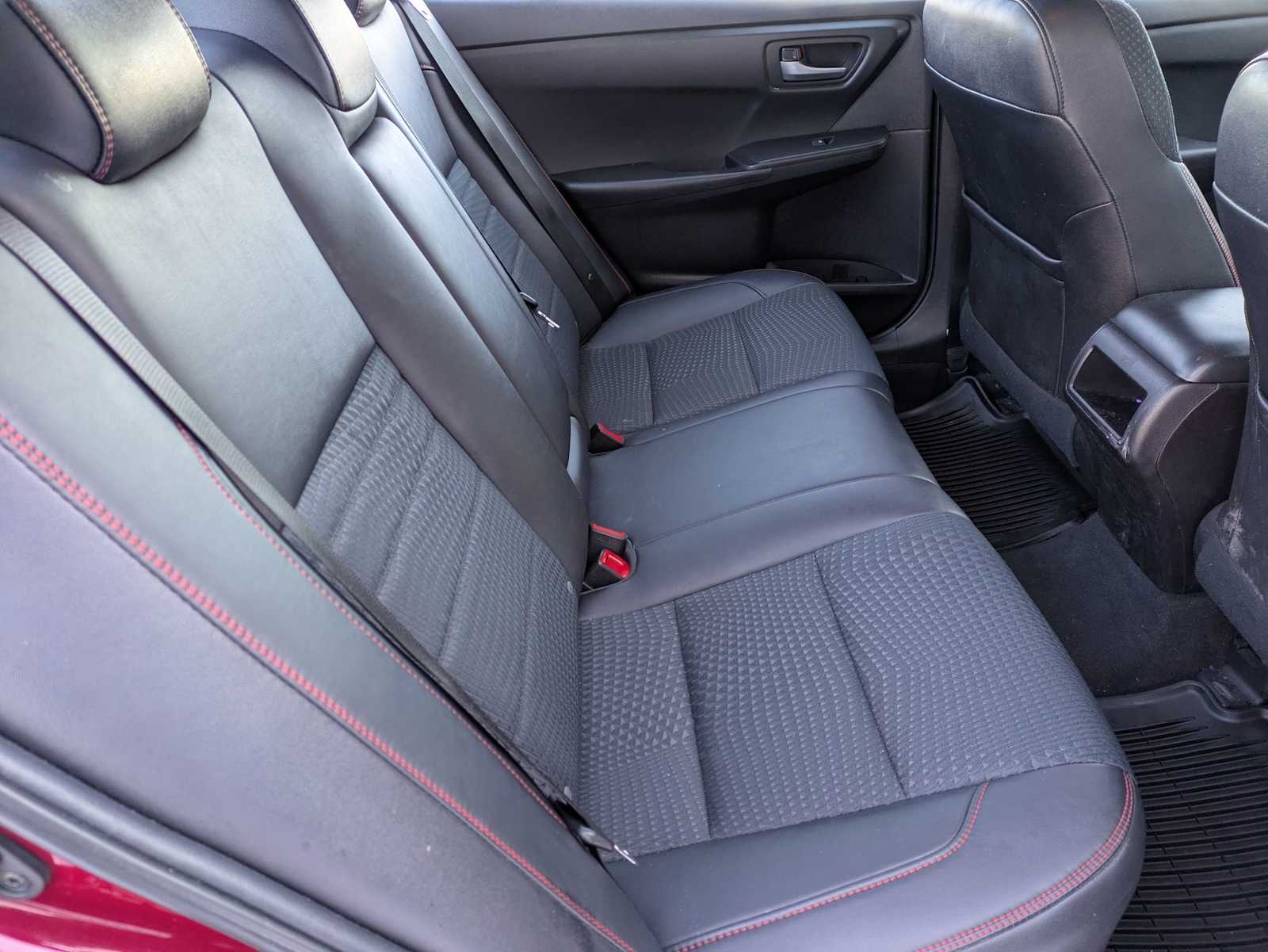 Thumbnail: 2015 Toyota Camry - 17