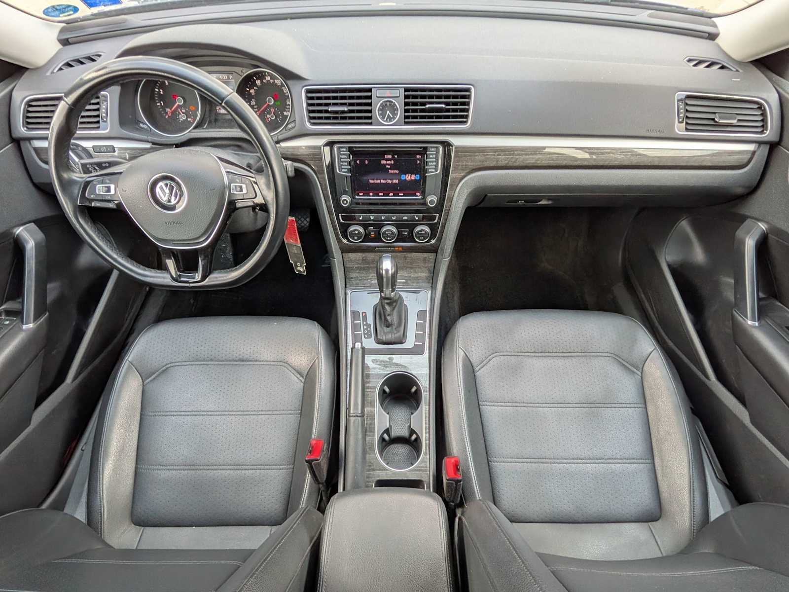 Thumbnail: 2016 Volkswagen Passat - 22