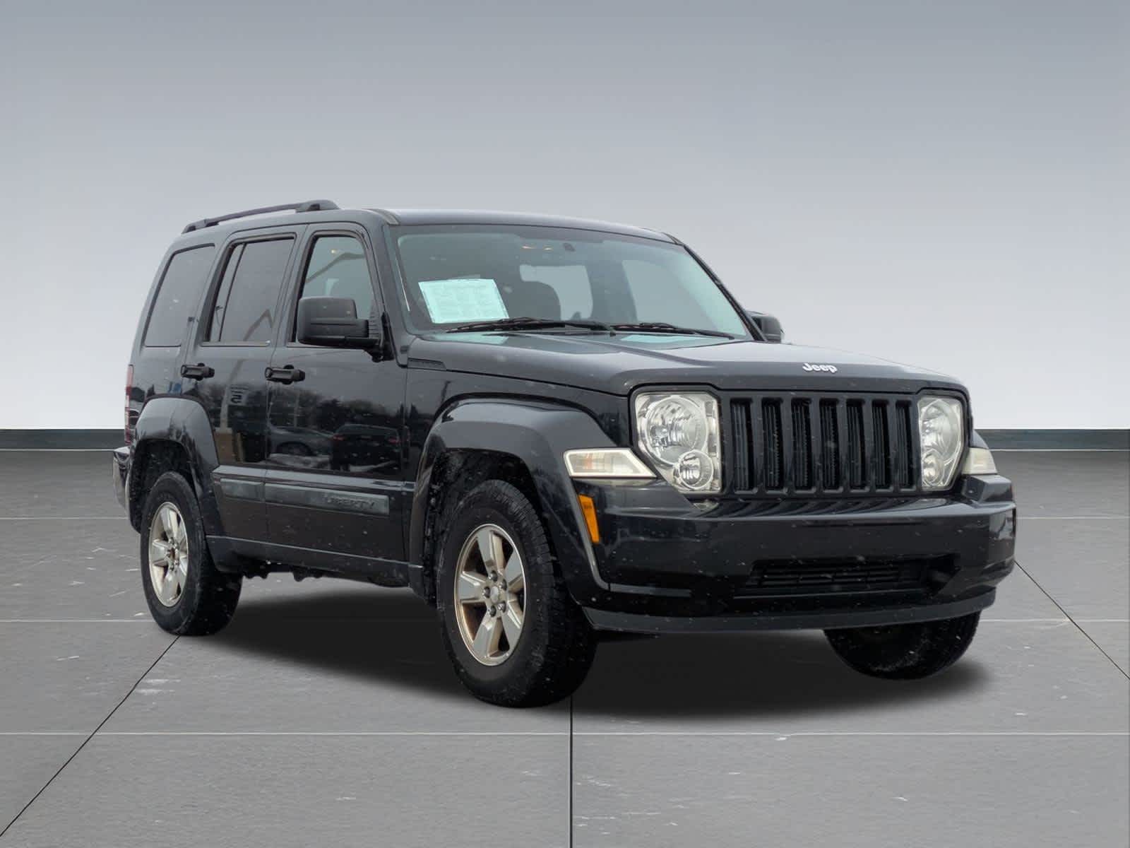 Thumbnail: 2010 Jeep Liberty - 8