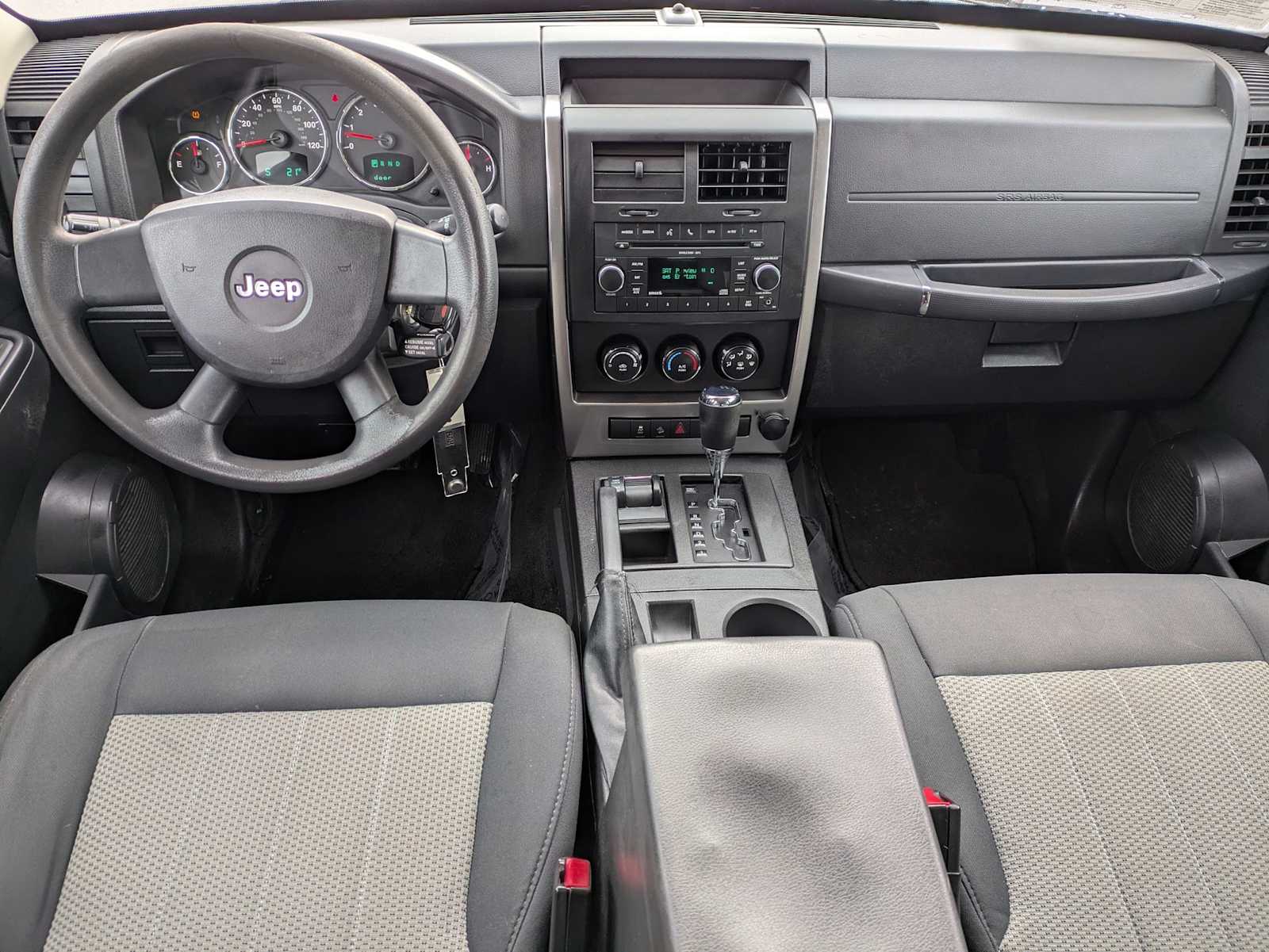 Thumbnail: 2010 Jeep Liberty - 13