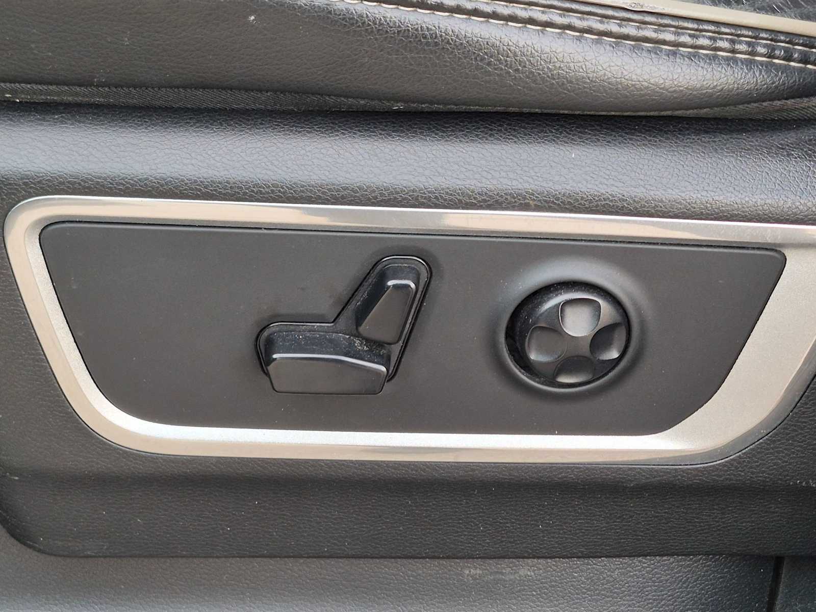 Thumbnail: 2019 RAM 1500 - 19