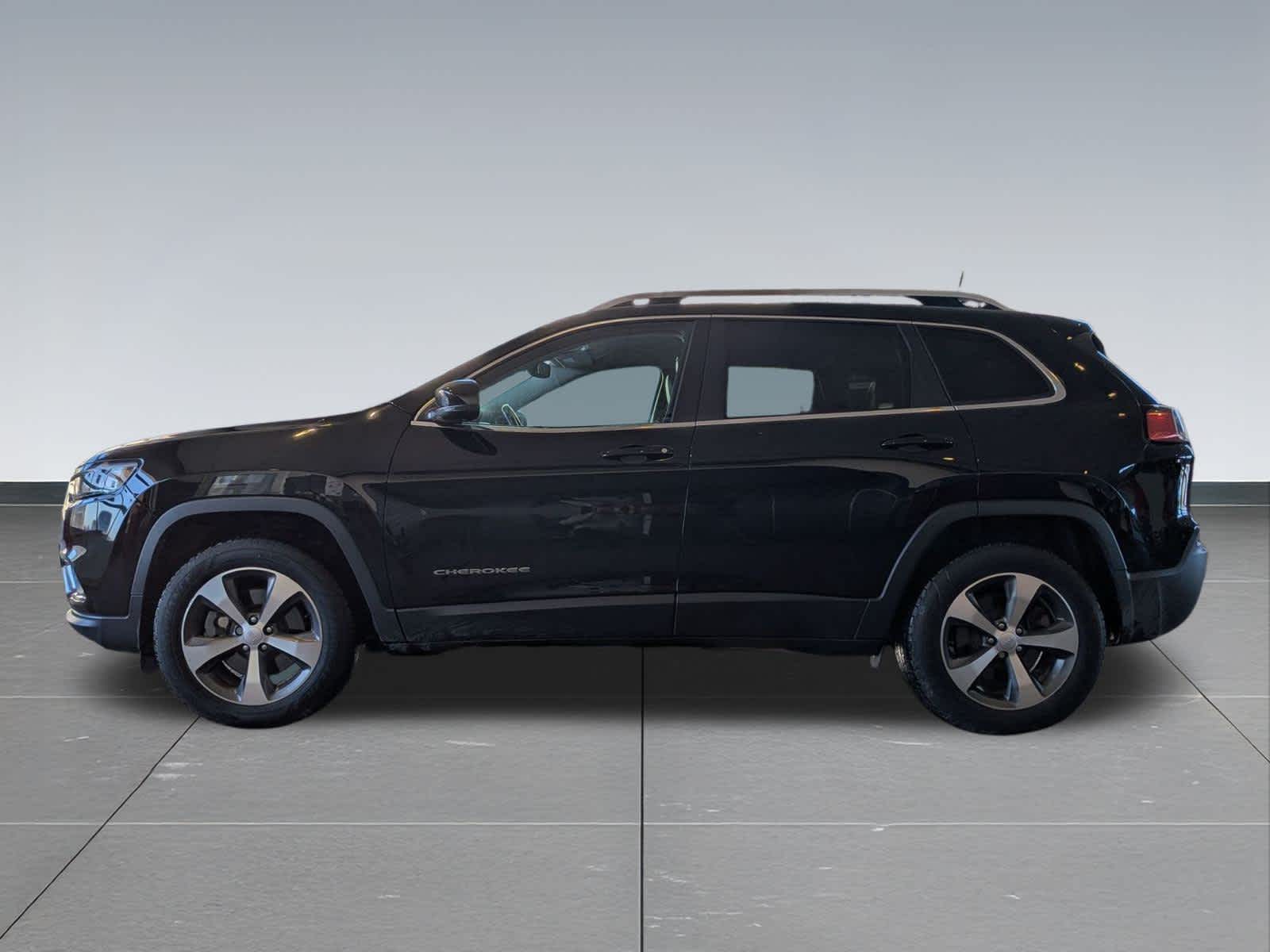 Thumbnail: 2020 Jeep Cherokee - 3
