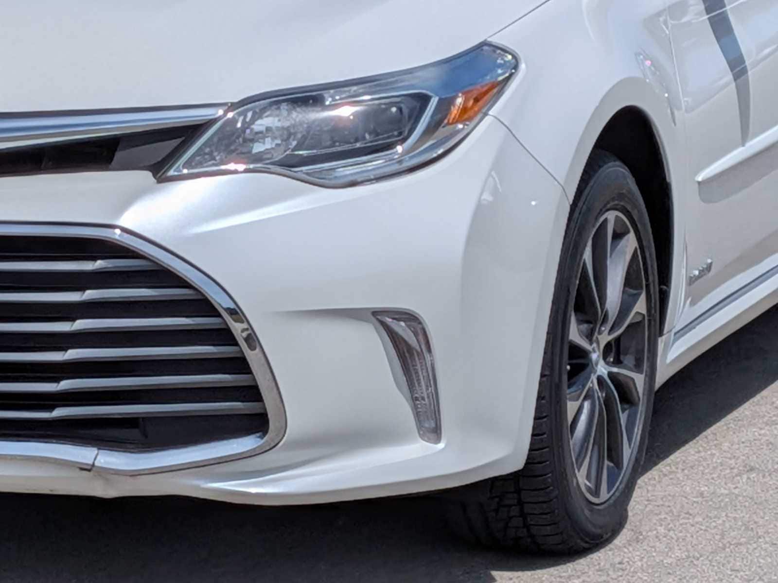 Thumbnail: 2018 Toyota Avalon - 10