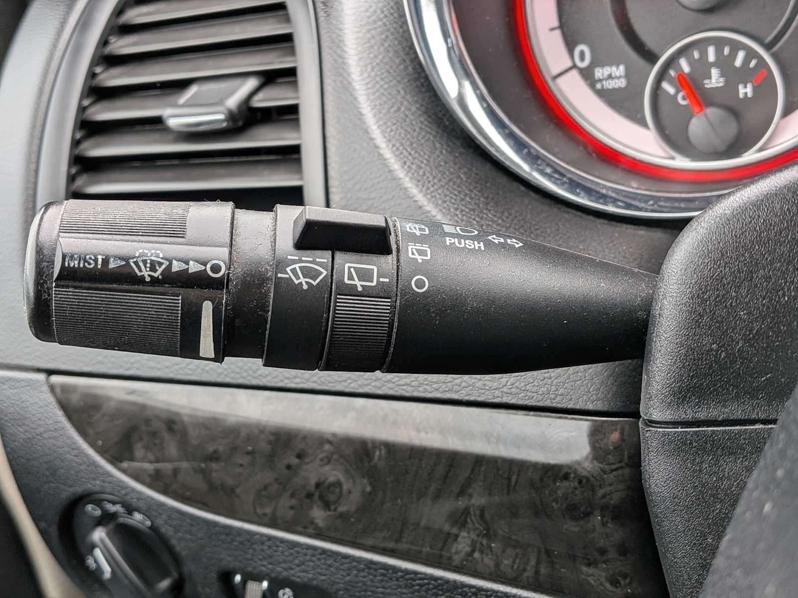 Thumbnail: 2013 Dodge Grand Caravan - 23