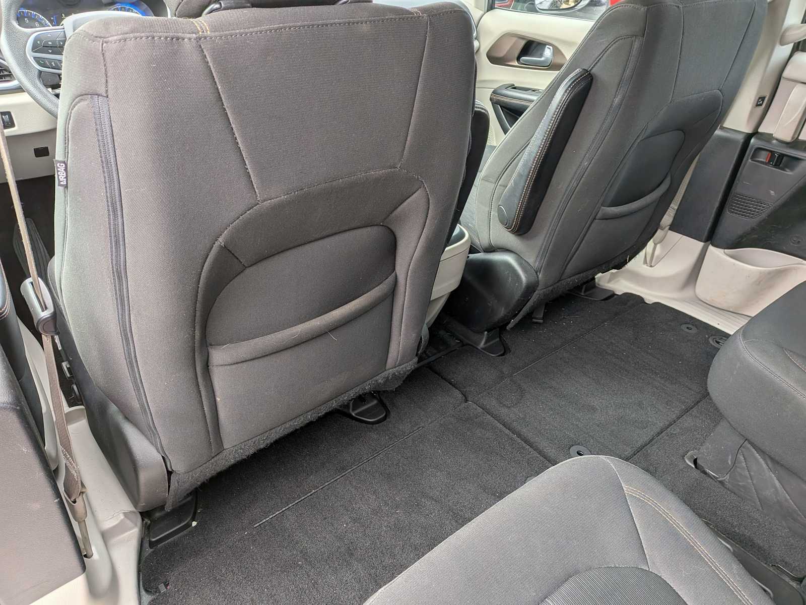 Thumbnail: 2018 Chrysler Pacifica - 17
