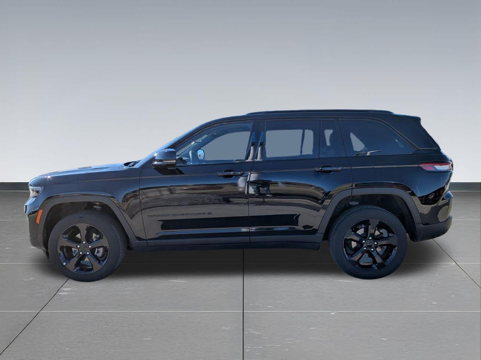 Thumbnail: 2023 Jeep Grand Cherokee - 2