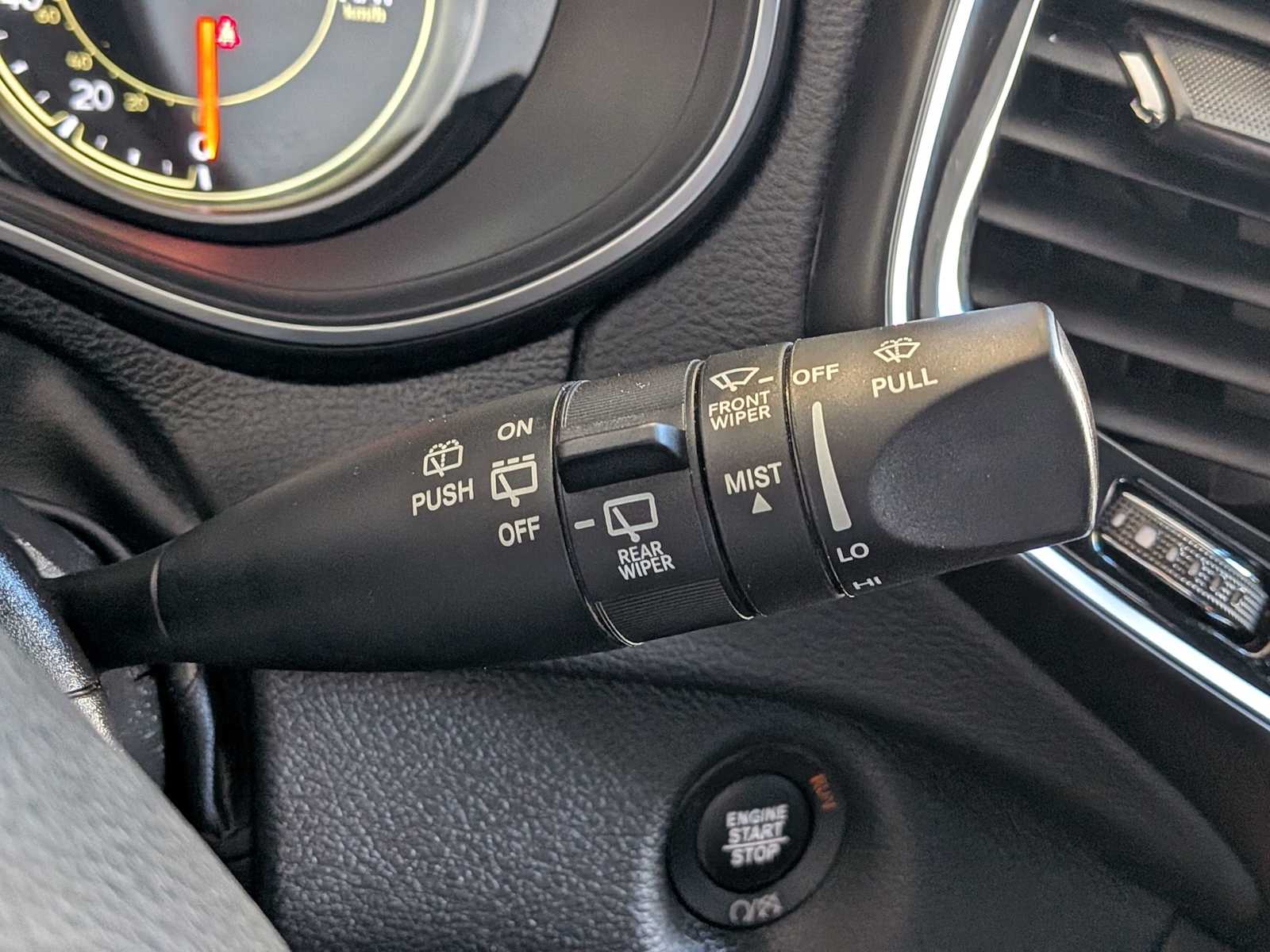 Thumbnail: 2020 Jeep Cherokee - 24