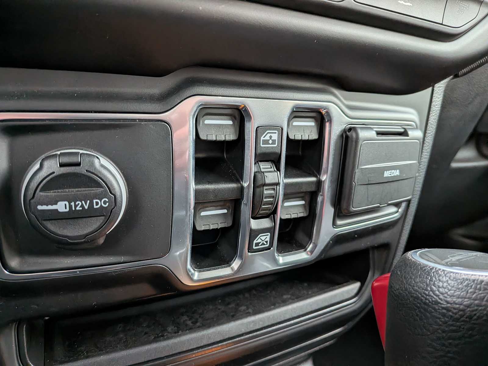 Thumbnail: 2023 Jeep Gladiator - 27