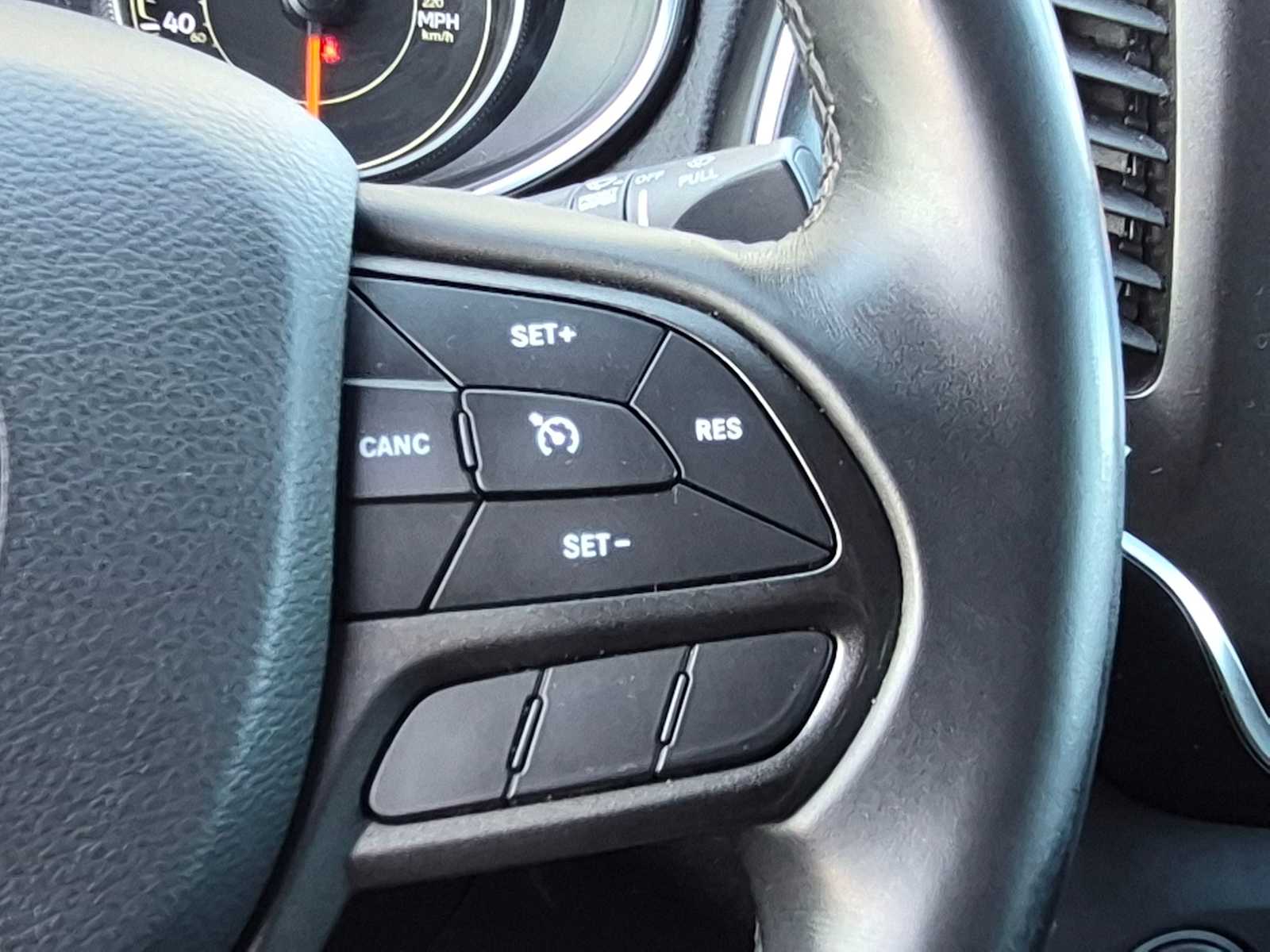 Thumbnail: 2019 Jeep Cherokee - 22