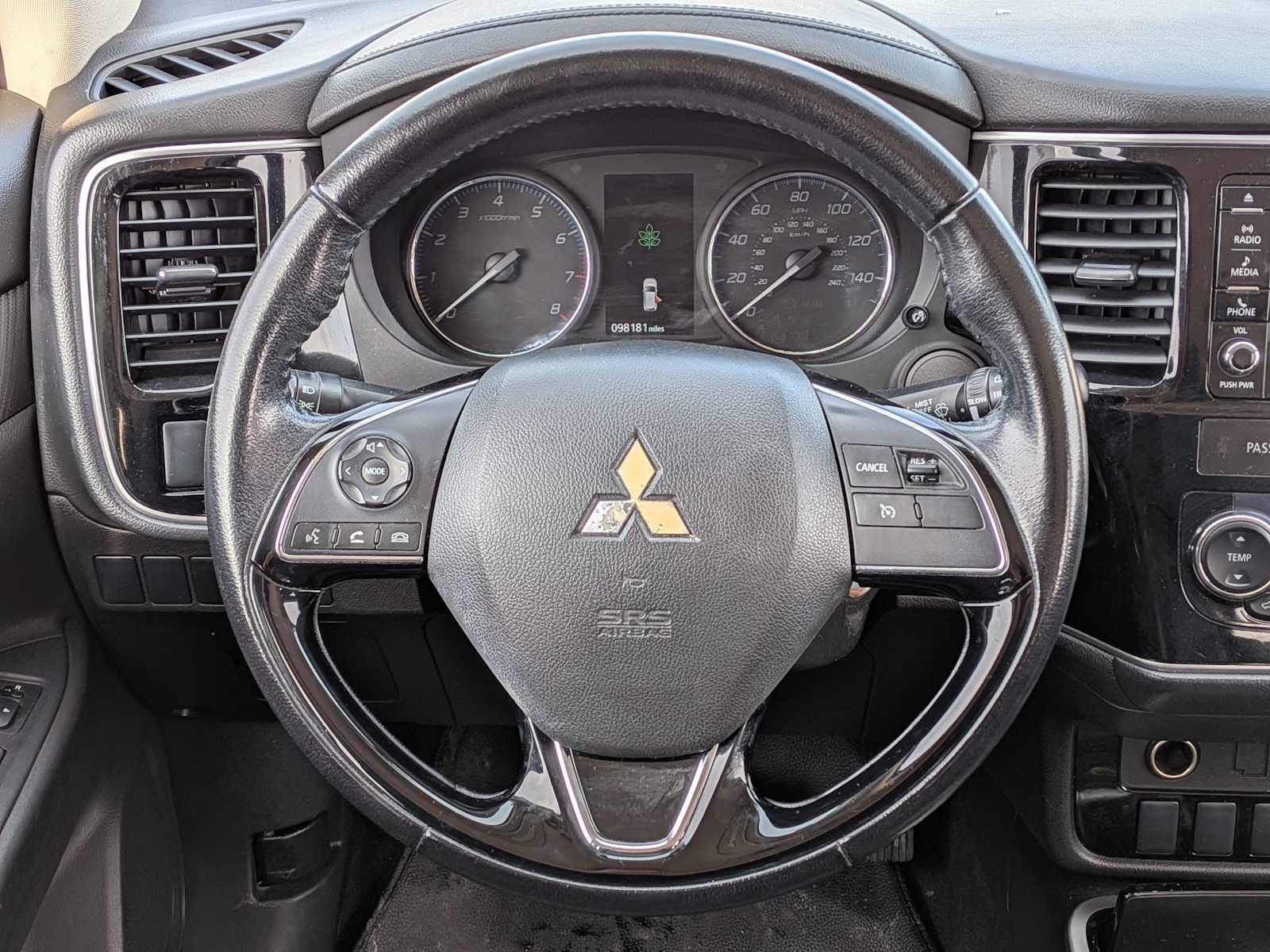 Thumbnail: 2017 Mitsubishi Outlander - 19