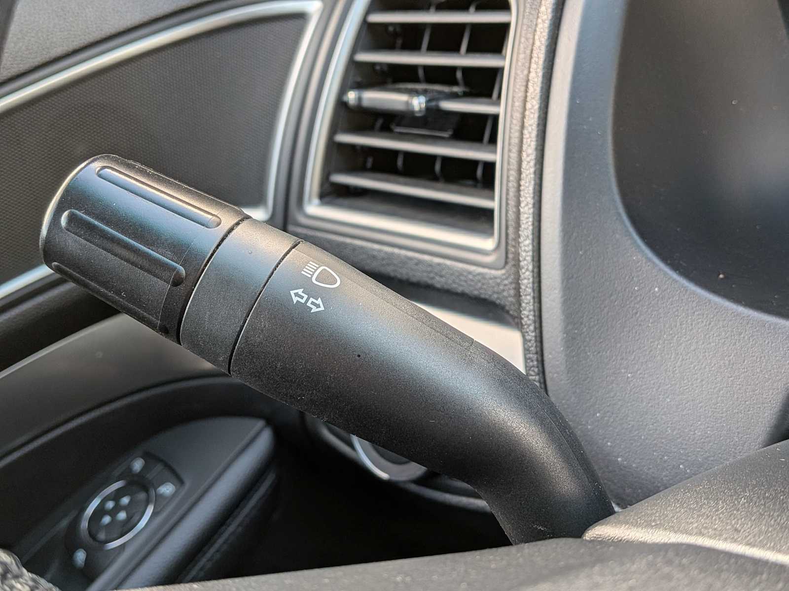 Thumbnail: 2019 Ford Explorer - 25