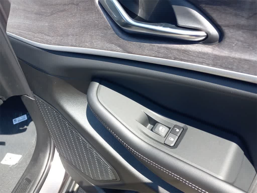 Thumbnail: 2025 Jeep Grand Cherokee L - 26